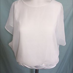 🍭White flowy Blouse with butterfly sleeves🍭